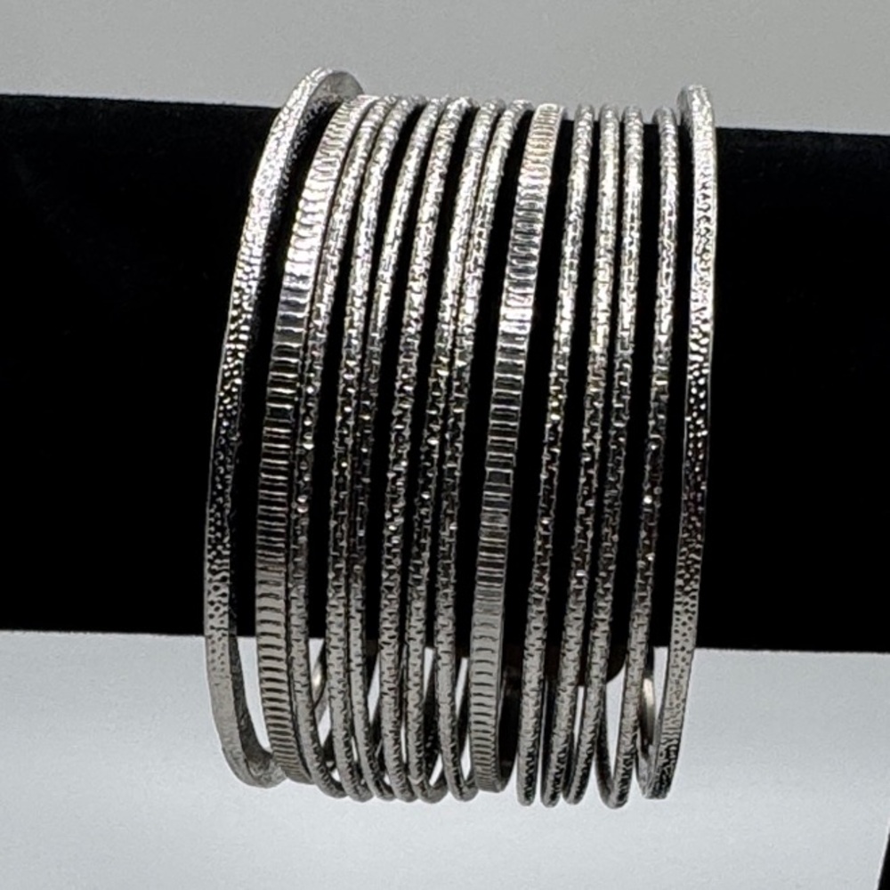 Hammered Silver Bangle Set (14)